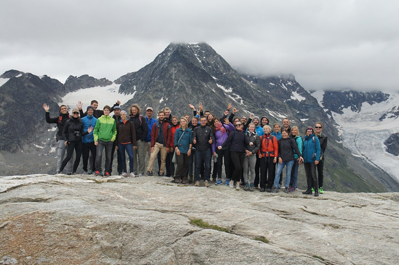 Gruppenbild der Teilnehmerinnen und Teilnehmer an der 2. Summer School in St. Moritz.